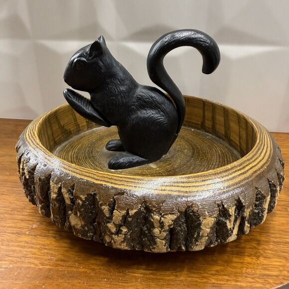 Vintage Cast Iron Squirrel Nut Cracker In Wooden Bark Bowl Nutcracker - Picture 1 of 11